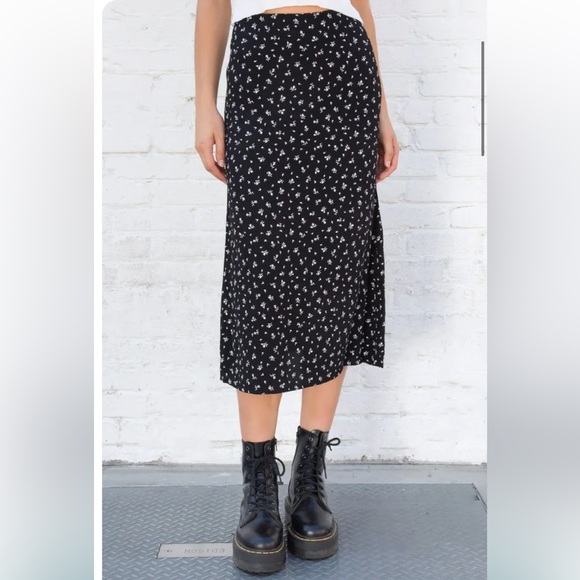 Brandy Melville phoebe midi skirt - Picture 7 of 7
